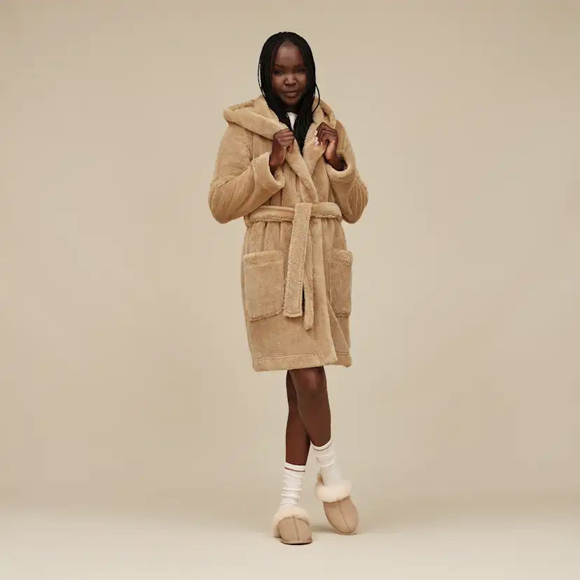 Femme Robe de chambre Aarti en Uggfluff - SAND